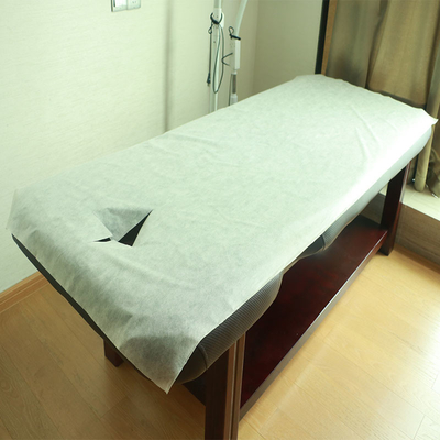 El rollo embaló la cubierta de cama no tejida del balneario para la tabla del examen del masaje